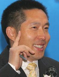 中央電視臺廣告經(jīng)濟信息中心主任、經(jīng)濟頻道總監(jiān)郭振璽