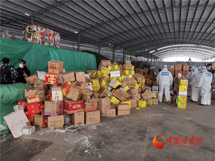 蘭州七里河區(qū)市場(chǎng)監(jiān)督管理局“3 .15”行動(dòng)銷(xiāo)毀11萬(wàn)元罰沒(méi)物資