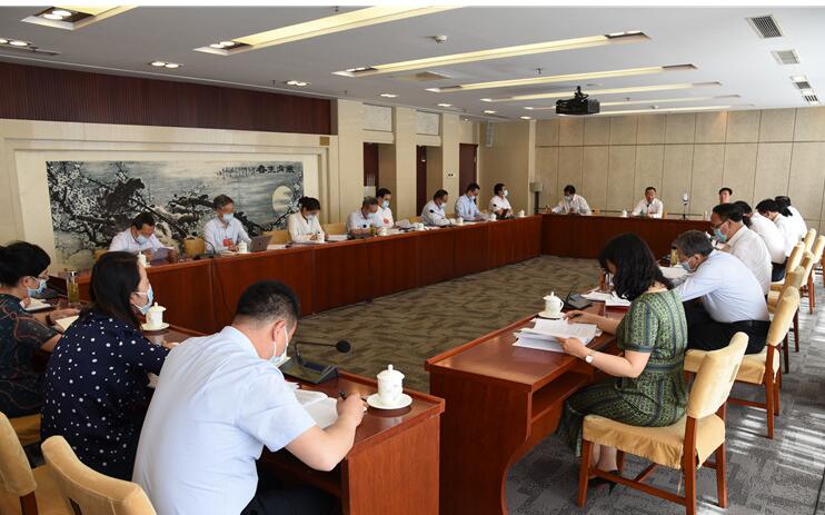 【兩會(huì)快訊】甘肅代表團(tuán)分組審議全國(guó)人大常委會(huì)工作報(bào)告，唐仁健參加第二小組會(huì)議并發(fā)言