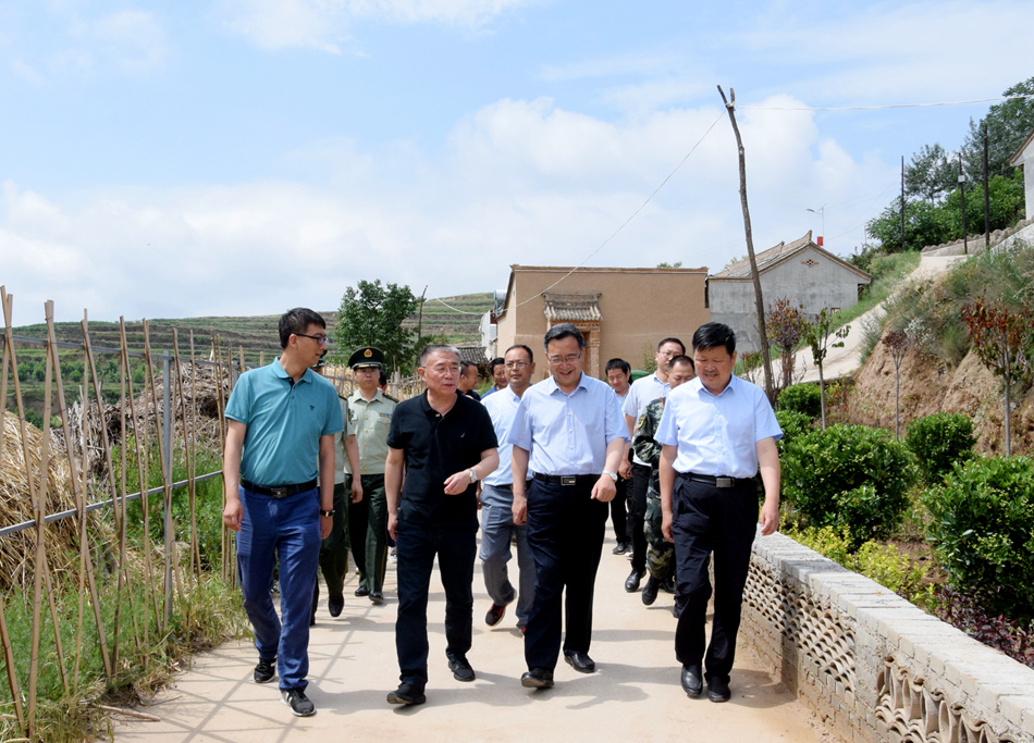 王銳深入麥積區(qū)、甘谷縣掛牌督戰(zhàn)村調(diào)研指導(dǎo)脫貧攻堅(jiān)工作