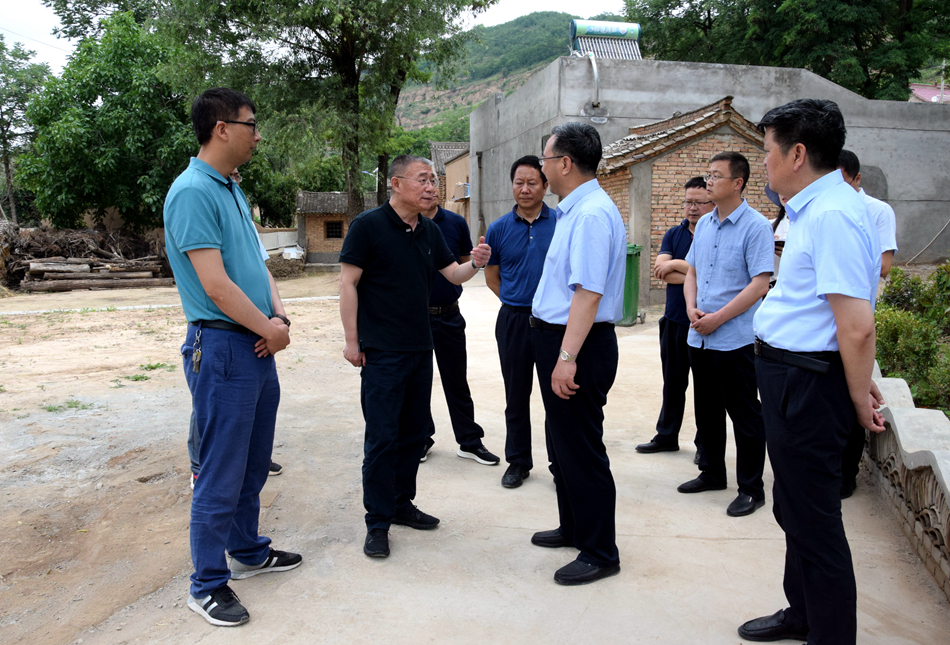 王銳深入麥積區(qū)、甘谷縣掛牌督戰(zhàn)村調研指導脫貧攻堅工作
