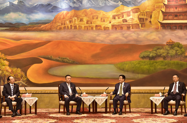 林鐸會見參加第二十六屆蘭洽會的企業(yè)家 唐仁健歐陽堅孫偉等參加有關(guān)會見