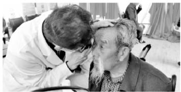 致敬時(shí)代楷?！瓣P(guān)愛八步沙林場(chǎng)大漠治沙人眼健康公益行動(dòng)”啟動(dòng)