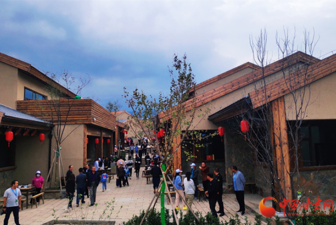 國(guó)慶中秋長(zhǎng)假甘肅省累計(jì)接待游客1595萬人次 旅游綜合收入92.6億元