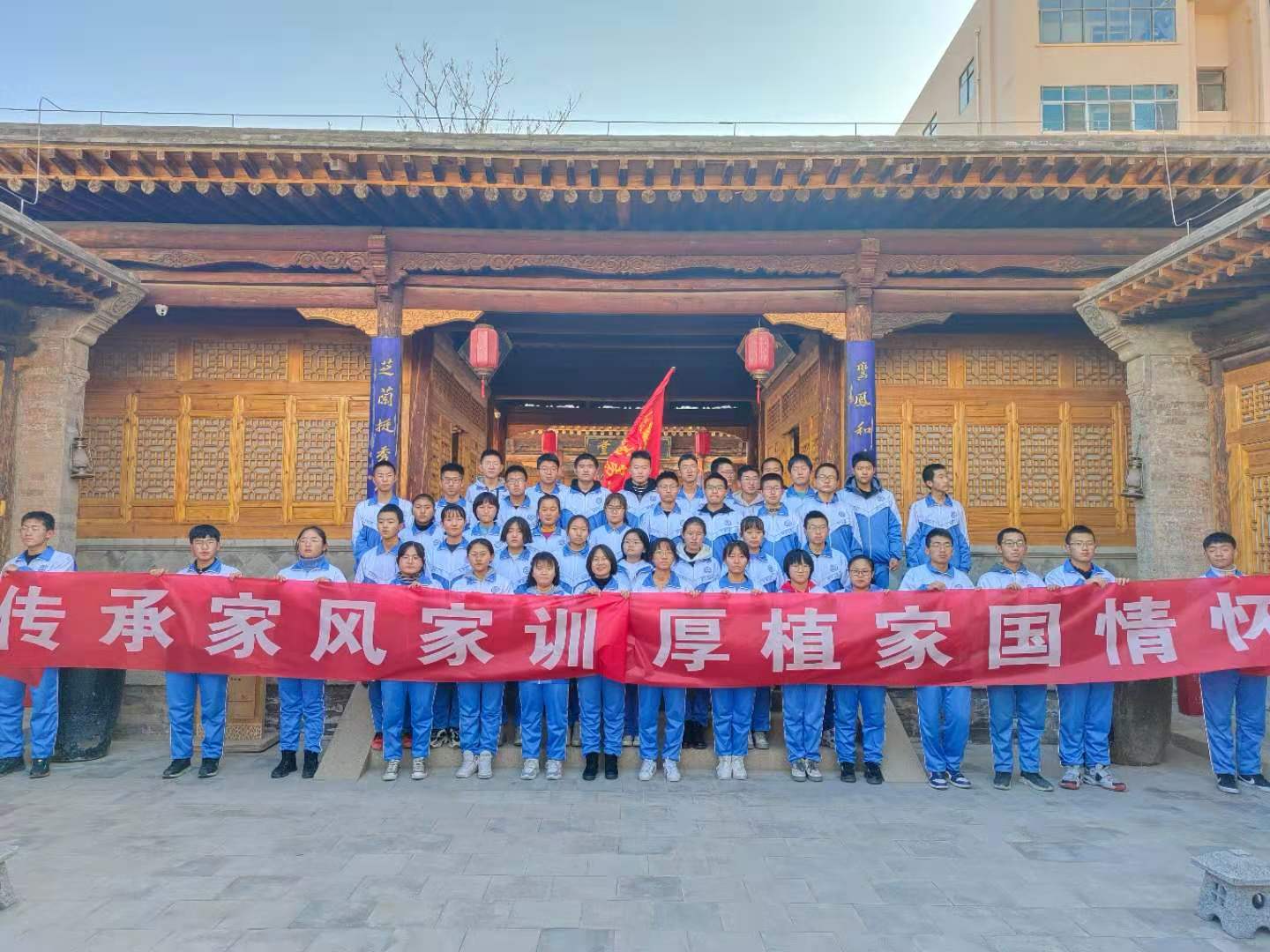 武威學(xué)子走進(jìn)博物館 靜止的文物對話少年的心