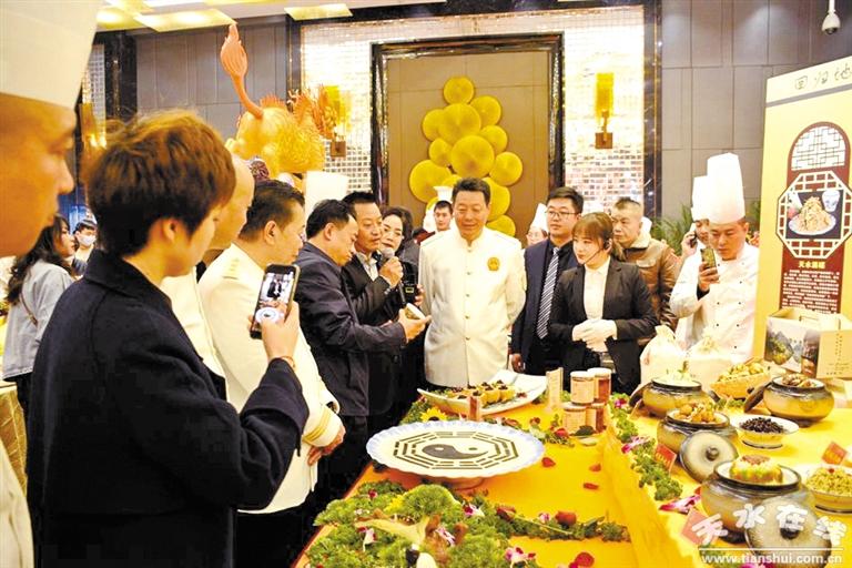 隴菜藝術(shù)盛典聚焦隴菜經(jīng)濟(jì)新成就——中國烹飪大師、甘肅省隴菜協(xié)會(huì)會(huì)長趙長安專訪