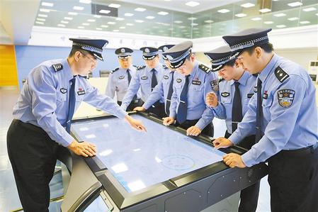 致敬！人民警察