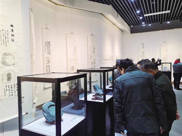 “非遺精品洮硯傳拓題跋藝術(shù)展”開展 洮硯雕刻、傳拓、拓片題跋集中亮相甘肅藝術(shù)館