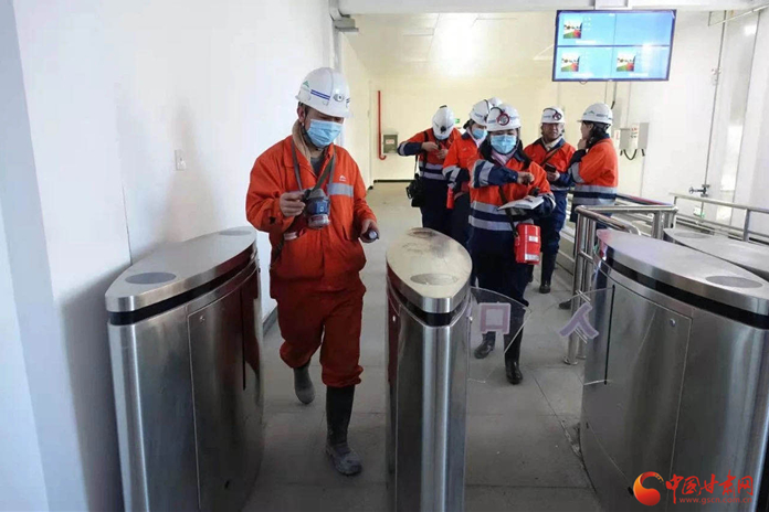 【新春走基層】春節(jié)，他們依然堅(jiān)守在600米礦井下