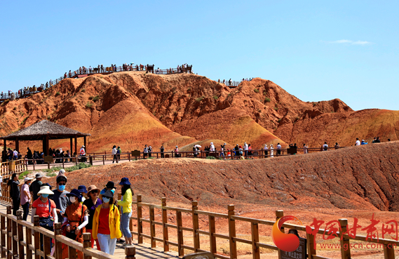 端午假期張掖共接待游客87.05萬人次，實現(xiàn)旅游收入4.64億元