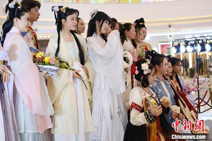 點(diǎn)擊進(jìn)入下一頁(yè)