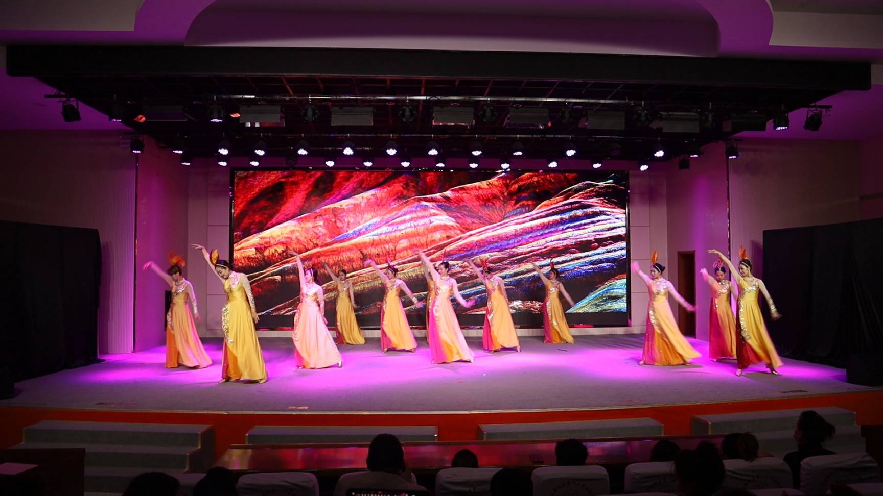 張掖市非遺舞臺(tái)劇《寶卷印象》在武威、金昌等市州上演