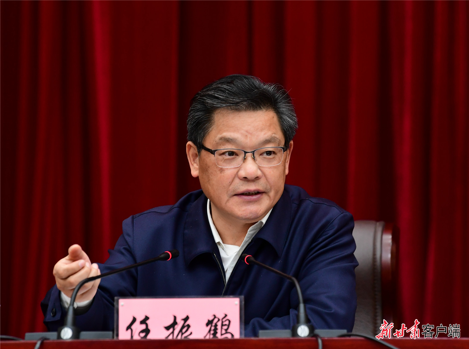 任振鶴在全省新型城鎮(zhèn)化工作推進會議上強調：凝心聚力抓落實、蹄疾步穩(wěn)向前進，奮力推進新型城鎮(zhèn)化建設再上新臺階