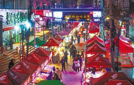 蘭州市城關(guān)區(qū)正寧路小吃夜市、南關(guān)民族風(fēng)味一條街恢復(fù)營(yíng)業(yè)