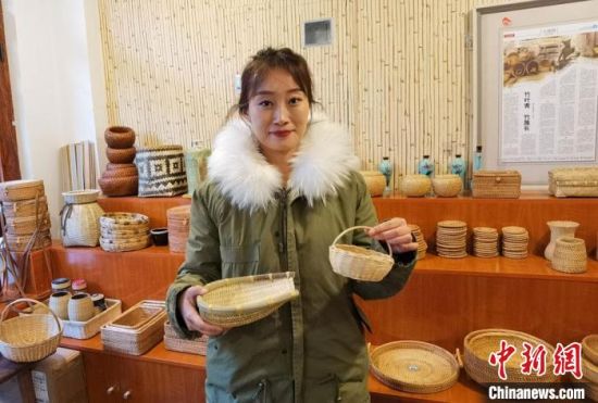 40多種精小玲瓏、純手工制作的新型盛食容器、居家工藝品等，每一件都令人愛不釋手?！●T志軍 攝