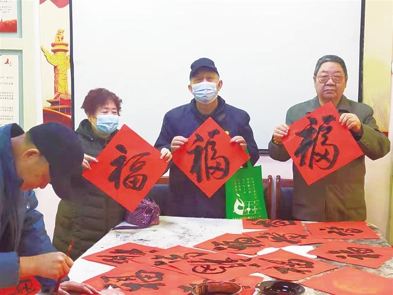 蘭州：“幸福敲門 新春送?！被顒?dòng)情暖萬(wàn)家