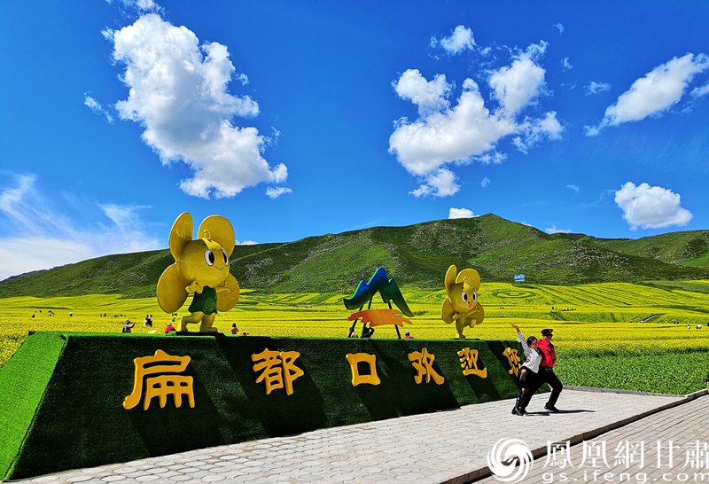 河西走廊張掖扁都口，古絲綢之路要道。王振武 攝