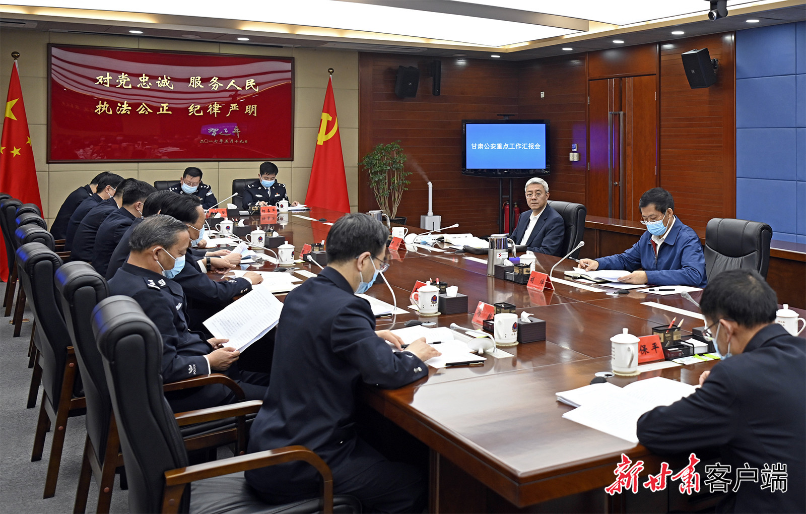 【甘快看】尹弘在甘肅省公安廳調(diào)研時(shí)強(qiáng)調(diào)：堅(jiān)持政治建警鍛造公安鐵軍，全力以赴防風(fēng)險(xiǎn)保安全護(hù)穩(wěn)定