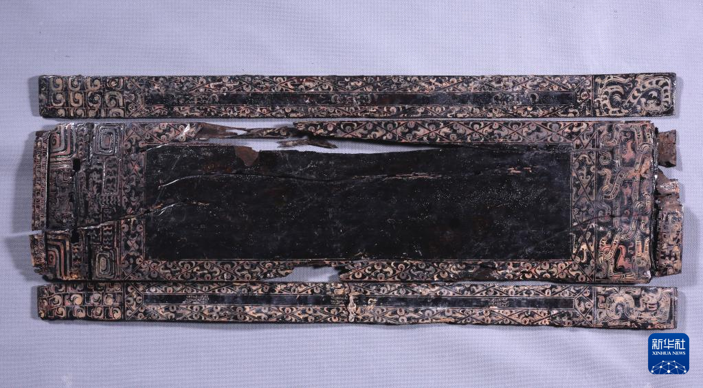 江西樟樹市國(guó)字山戰(zhàn)國(guó)墓葬出土漆瑟（資料圖）。