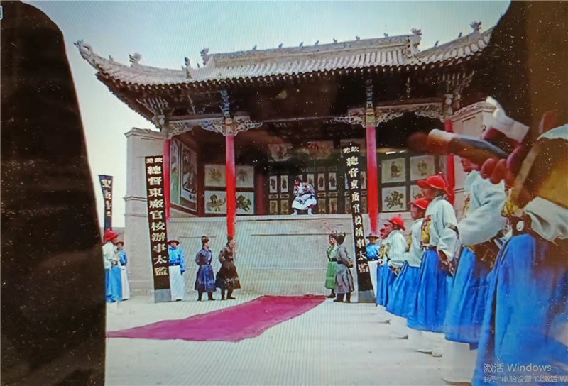 電影《新龍門客?！菲^之關(guān)城清代戲臺(tái)特寫