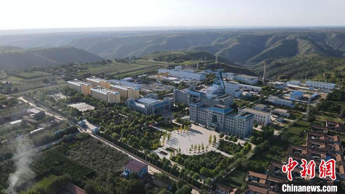 圖為華能正寧核桃峪煤礦廠區(qū)。(資料圖) 慶陽市委宣傳部供圖