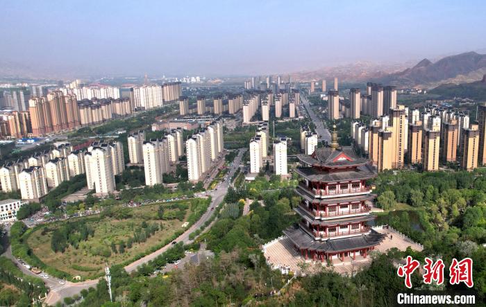 圖為“南涼古都”樂都朝陽山片區(qū)的今朝?！⊙Φ?攝