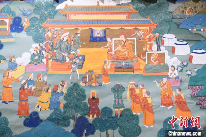 8月20日，在蘭州市博物館展出的大型歷史題材卷軸唐卡“涼州會(huì)盟”?！〈魑牟?攝