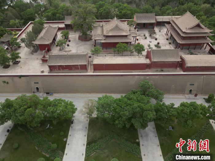 5月16日，航拍下的雷臺漢墓墓室入口。戴文昌　攝